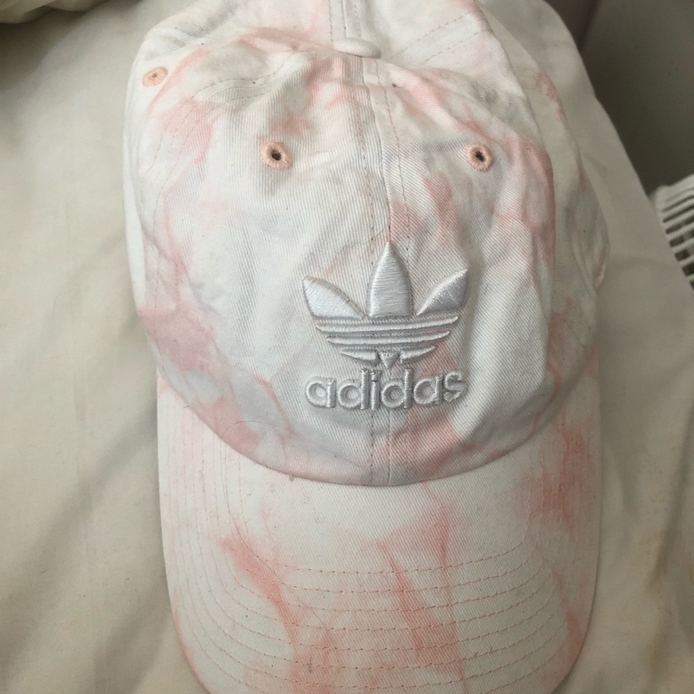 Adidas hat- marble
